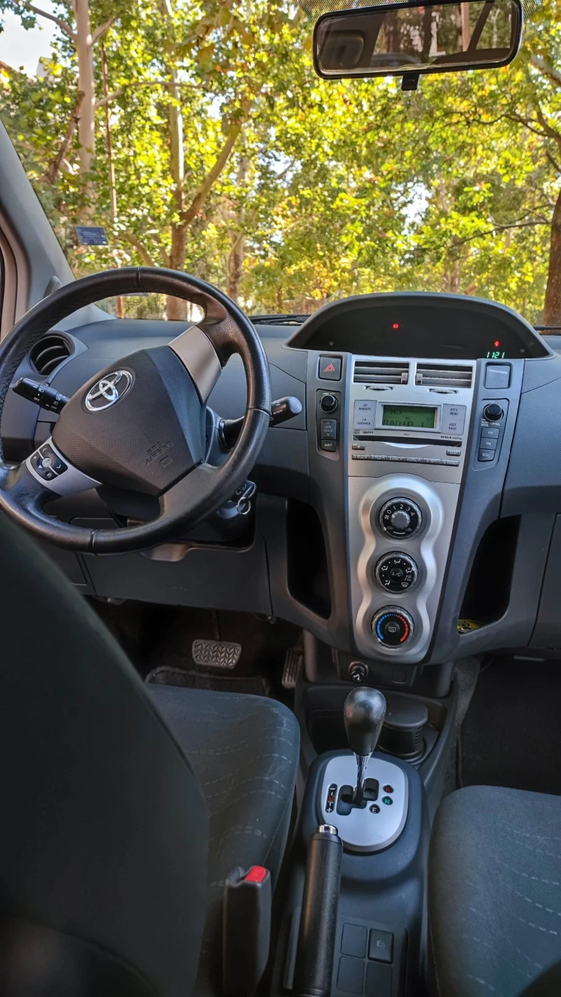 Toyota Yaris, снимка 7 - Автомобили и джипове - 47493570