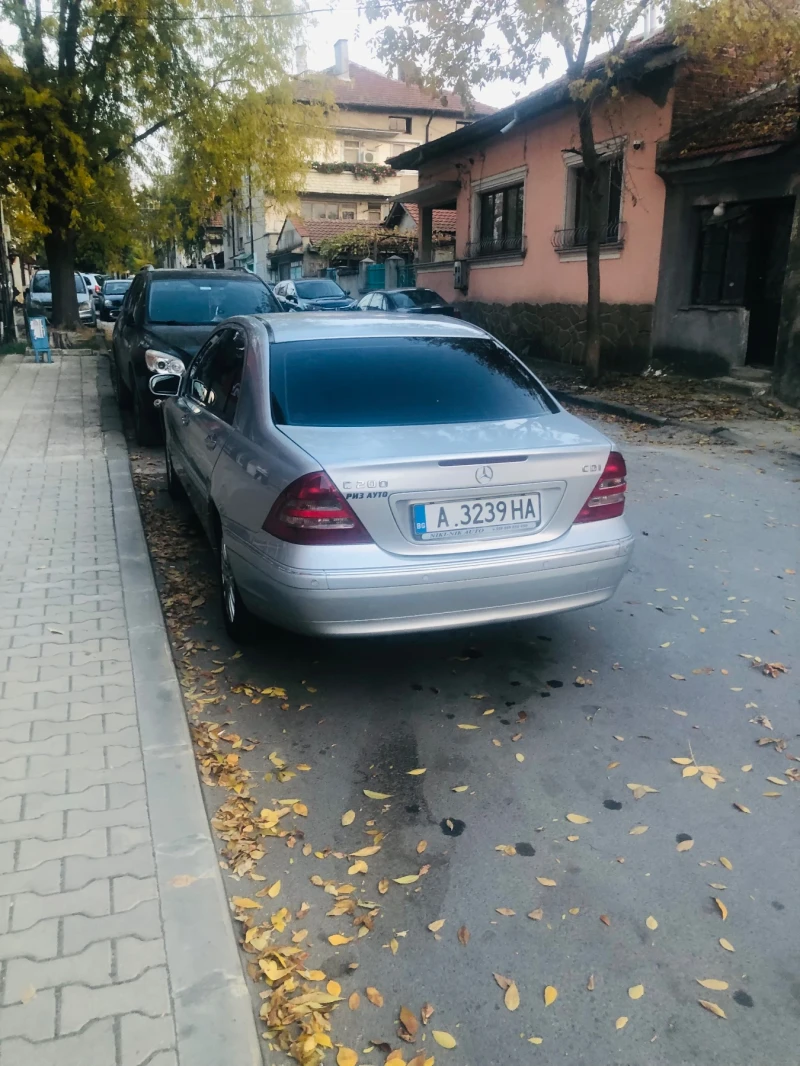 Mercedes-Benz C 200 Колата е обслужена!, снимка 10 - Автомобили и джипове - 49085001