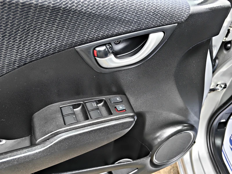 Honda Jazz 1.4!!ШВЕЙЦАРИЯ!!УНИКАТ!!ТОП СЪСТОЯНИЕ, снимка 16 - Автомобили и джипове - 52559377