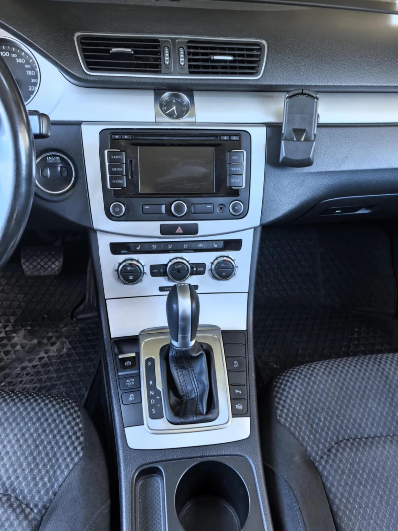 VW Passat 2.0tdi, снимка 12 - Автомобили и джипове - 52569881