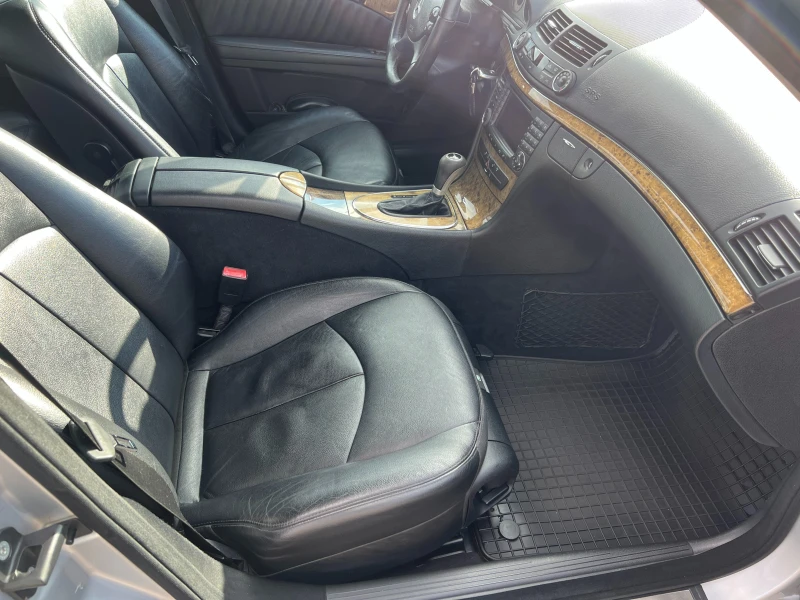 Mercedes-Benz E 320 Avangarde, снимка 12 - Автомобили и джипове - 52917755