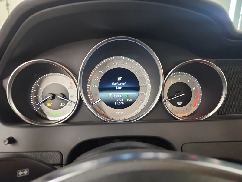 Mercedes-Benz C 350 4MATIC * * CARFAX * * АВТО КРЕДИТ * * , снимка 11 - Автомобили и джипове - 53529407