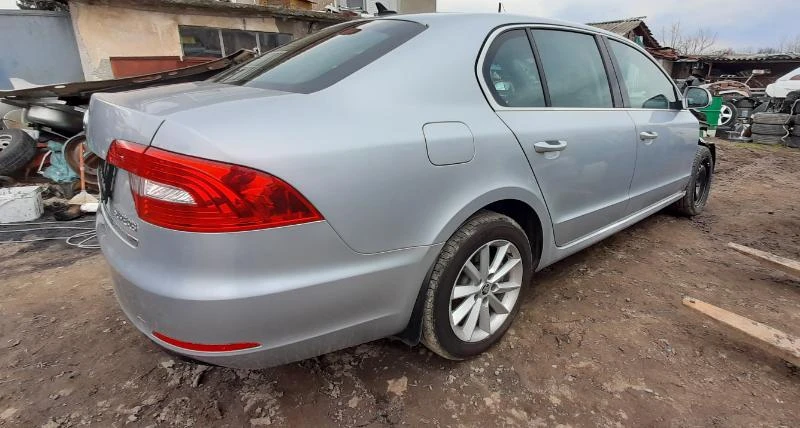 Skoda Superb 2.0TDI 4*4 DSG, снимка 3 - Автомобили и джипове - 47080194