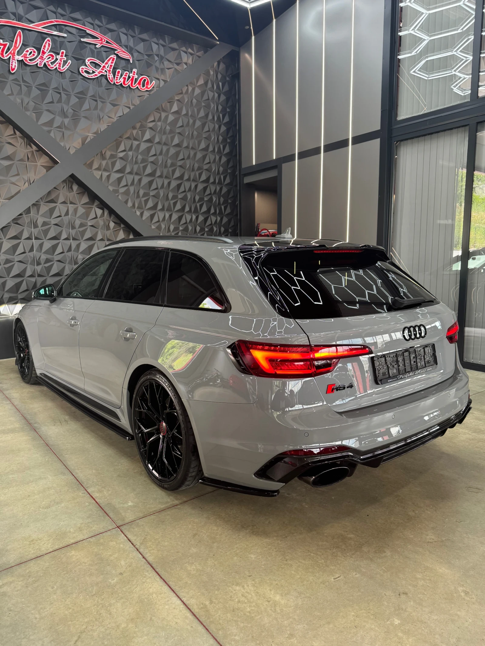 Audi Rs4 650 К.С * QUATTRO * ТУНИНГ * FULL Екстри *  - изображение 3
