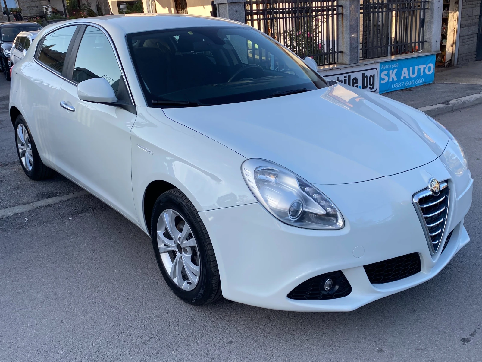 Alfa Romeo Giulietta 1.6JTDm-105k.s-PDC-LED-EURO5B-05.2013g-6ск. - изображение 3