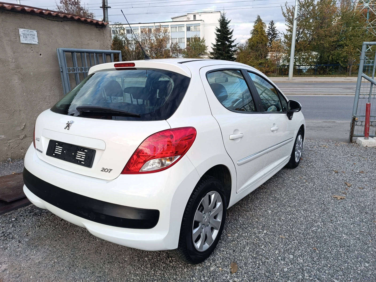 Peugeot 207 1.4i 75kc/ГАЗ КЛИМАТИК*  - изображение 4