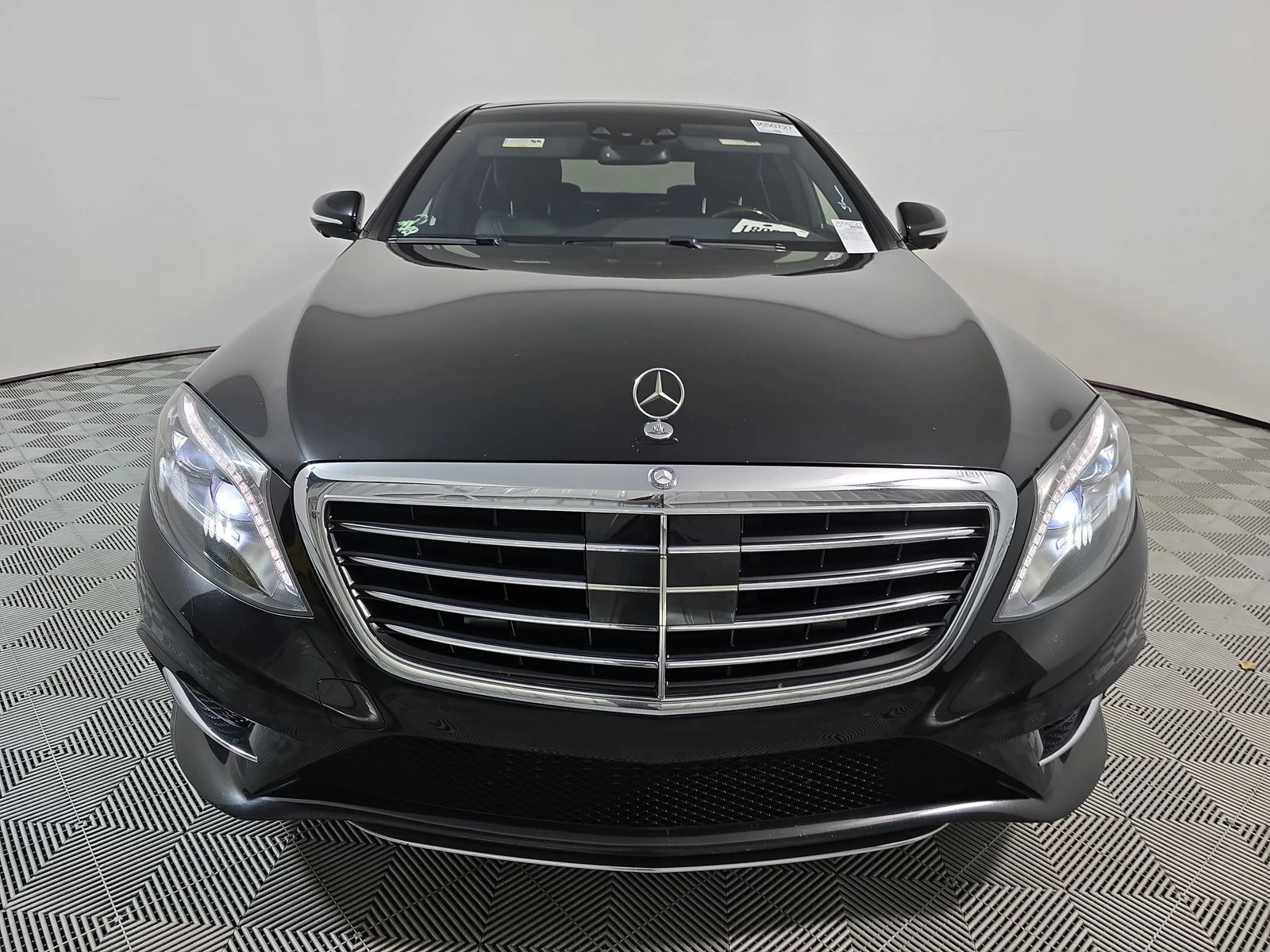 Mercedes-Benz S 560 МАСАЖ/ПОДГРЕВ/ОБДУХВАНЕ/ПАМЕТ/ДИСТРОНИК - изображение 3
