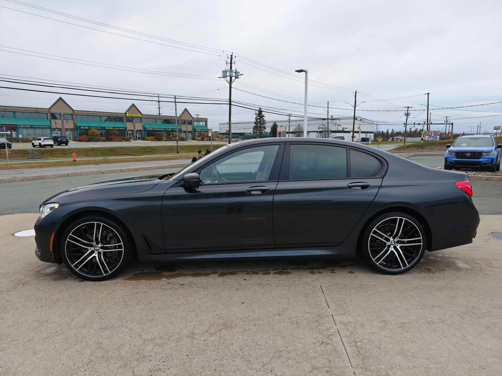 BMW 750 * CARFAX *    | Mobile.bg   4
