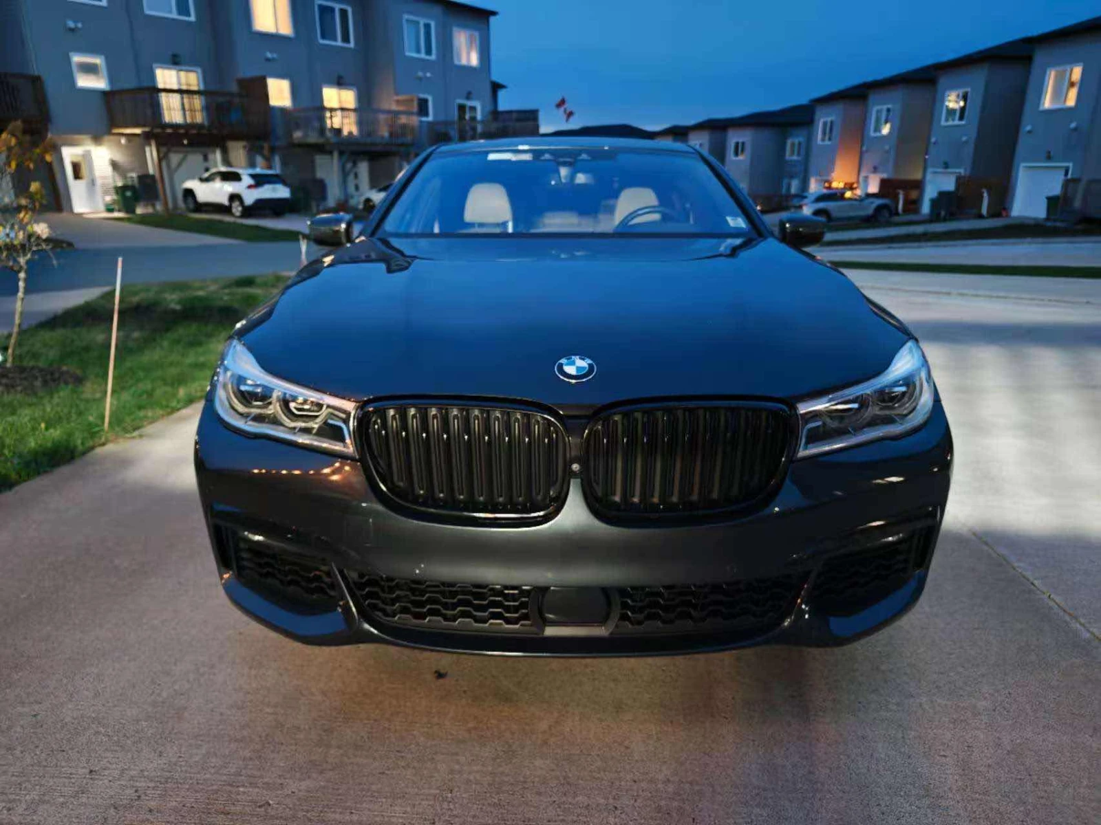 BMW 750 * CARFAX *    | Mobile.bg   2