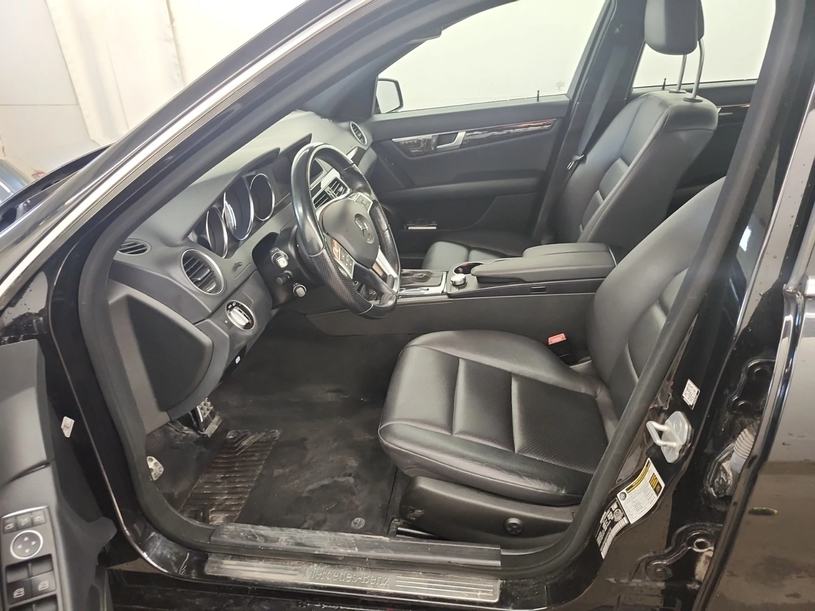 Mercedes-Benz C 350 4MATIC * * CARFAX * * АВТО КРЕДИТ * *  - изображение 8