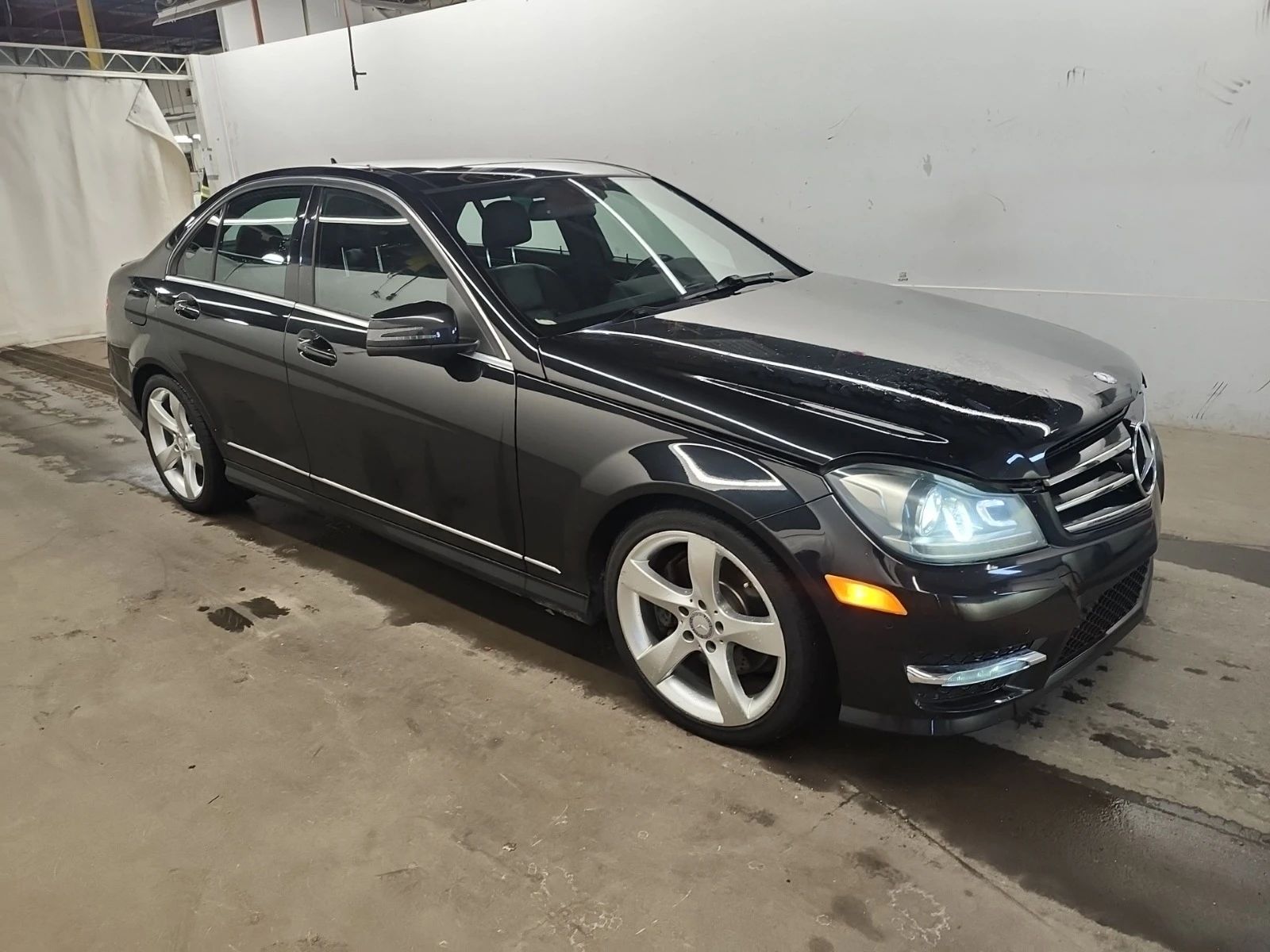 Mercedes-Benz C 350 4MATIC * * CARFAX * * АВТО КРЕДИТ * *  - изображение 3