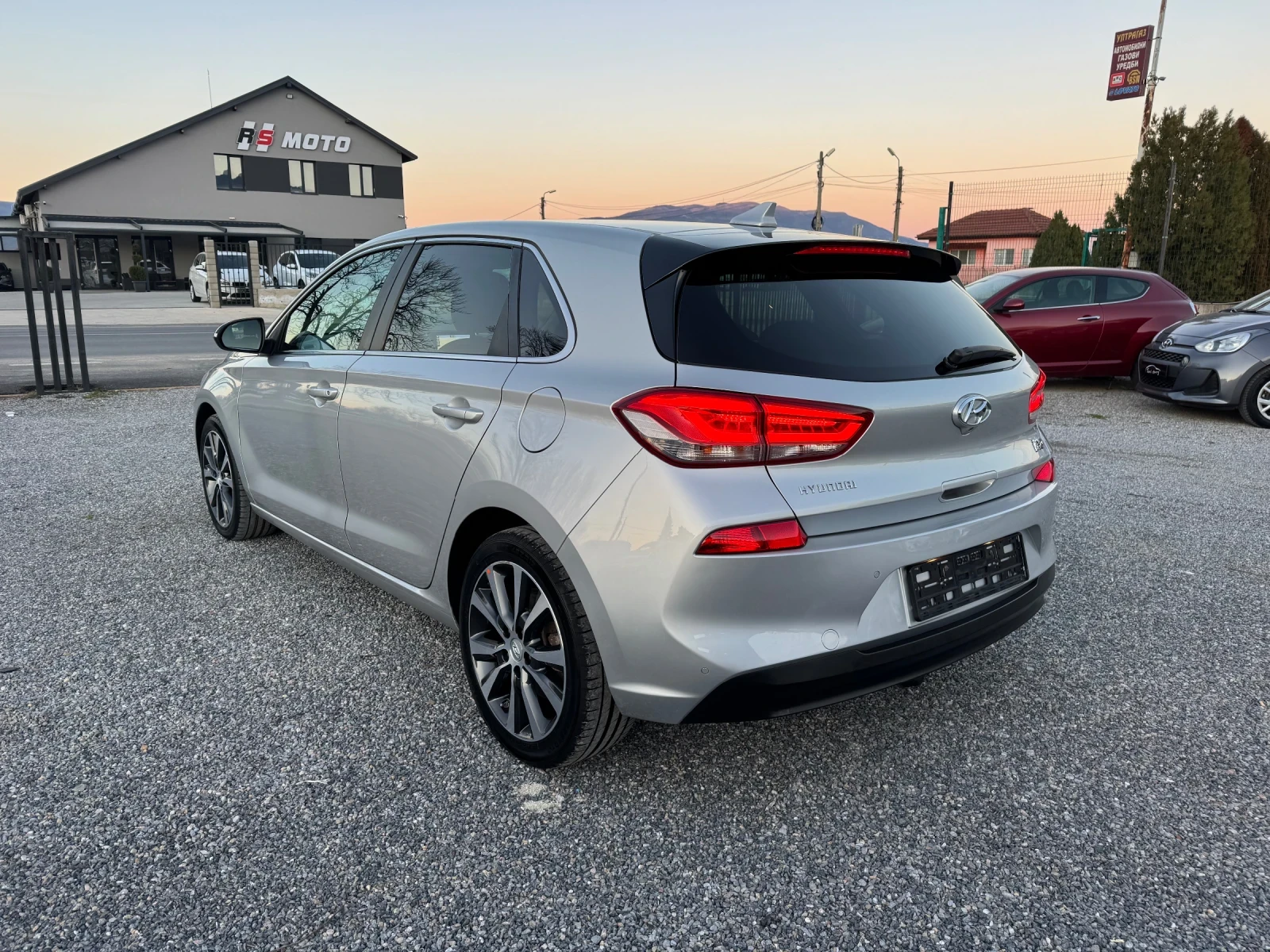 Hyundai I30 1.6CRDI 16V NAVI!! CAMERA!! LED!! DISTR!!FULL!! - изображение 4