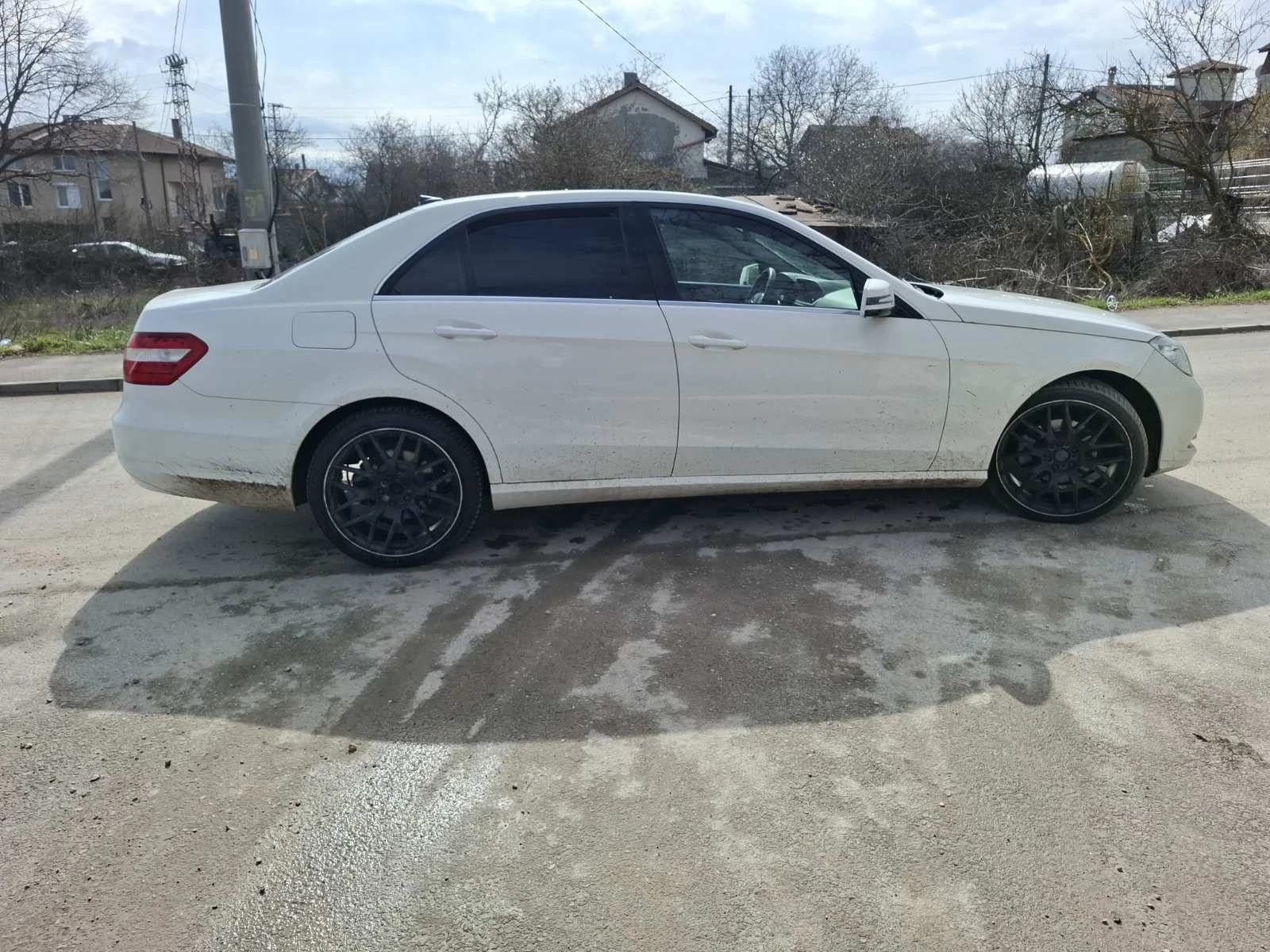 Mercedes-Benz E 220, снимка 6 - Автомобили и джипове - 54654130