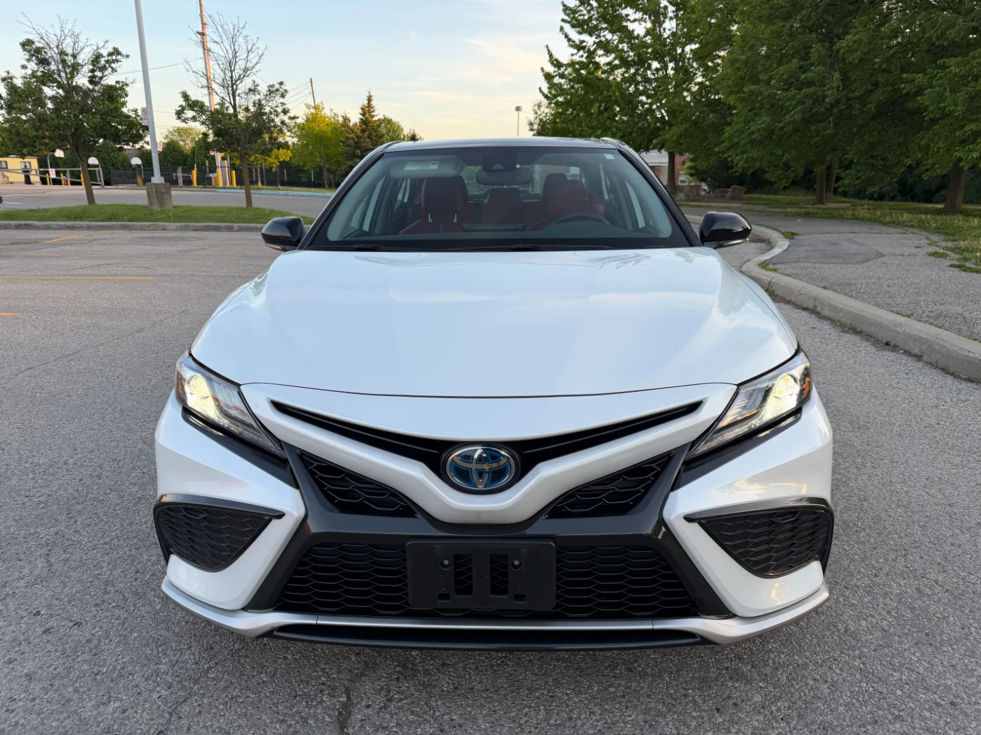 Toyota Camry Hybrid XSE * CARFAX * АВТО КРЕДИТ * , снимка 3 - Автомобили и джипове - 54715172