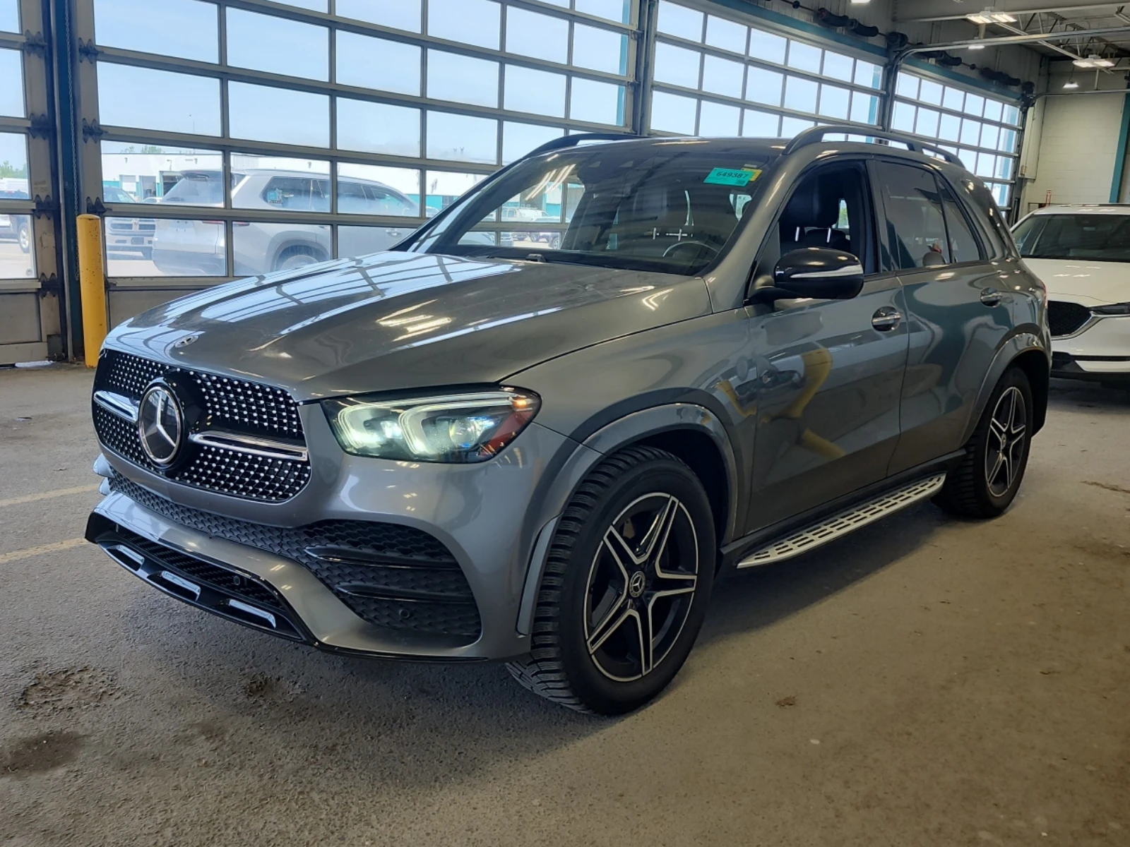 Mercedes-Benz GLE 450 4MATIC/AMG-PACK/HEAD UP/BURMESTER/PANO/ОБДУХВАНЕ, снимка 2 - Автомобили и джипове - 54758445