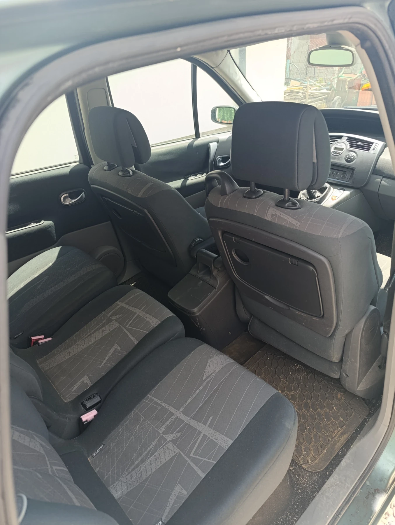 Renault Scenic, снимка 3 - Автомобили и джипове - 54957725