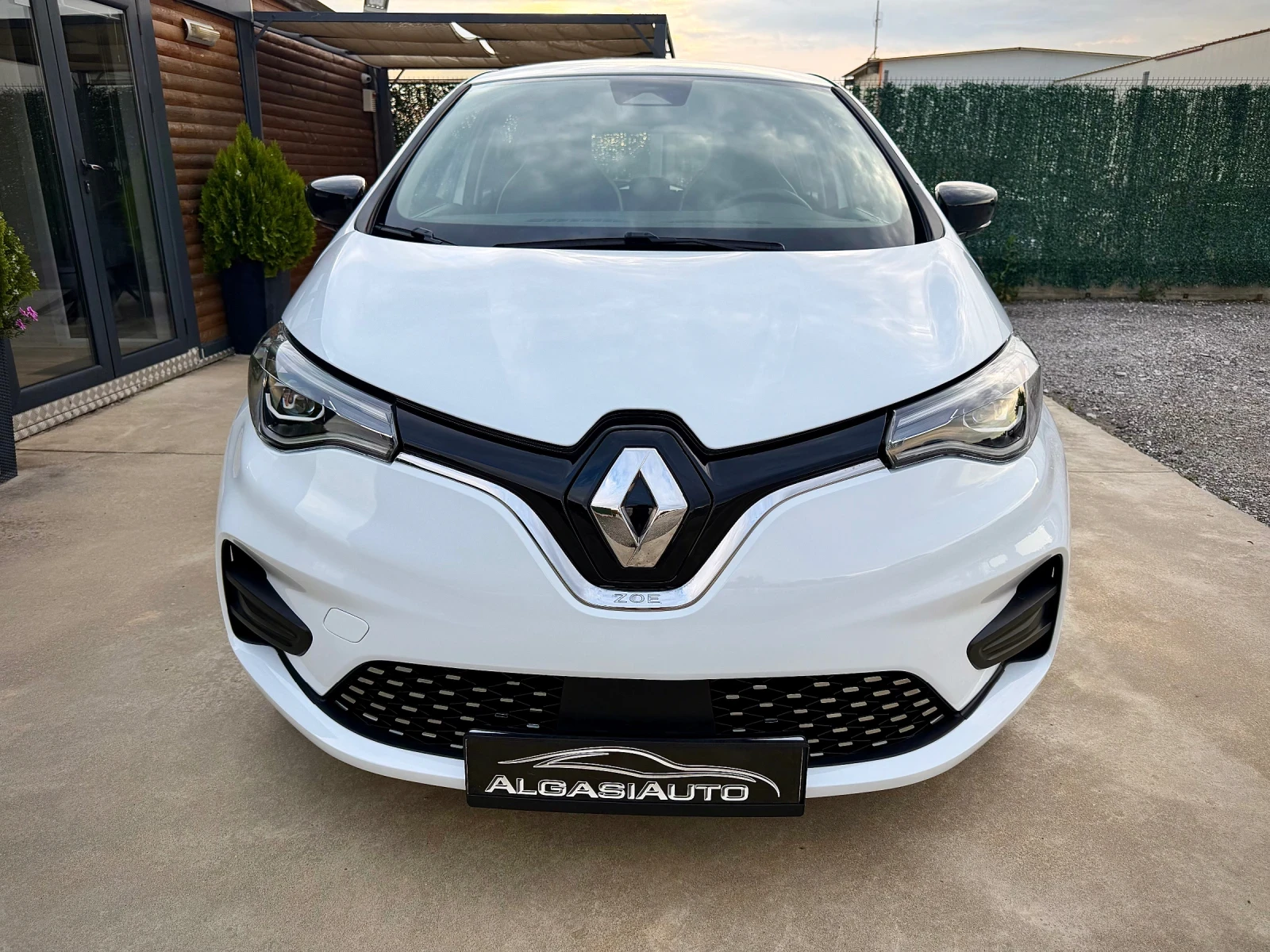 Renault Zoe 52 kWh* CCS* 33000KM* НОВА, снимка 7 - Автомобили и джипове - 55038442