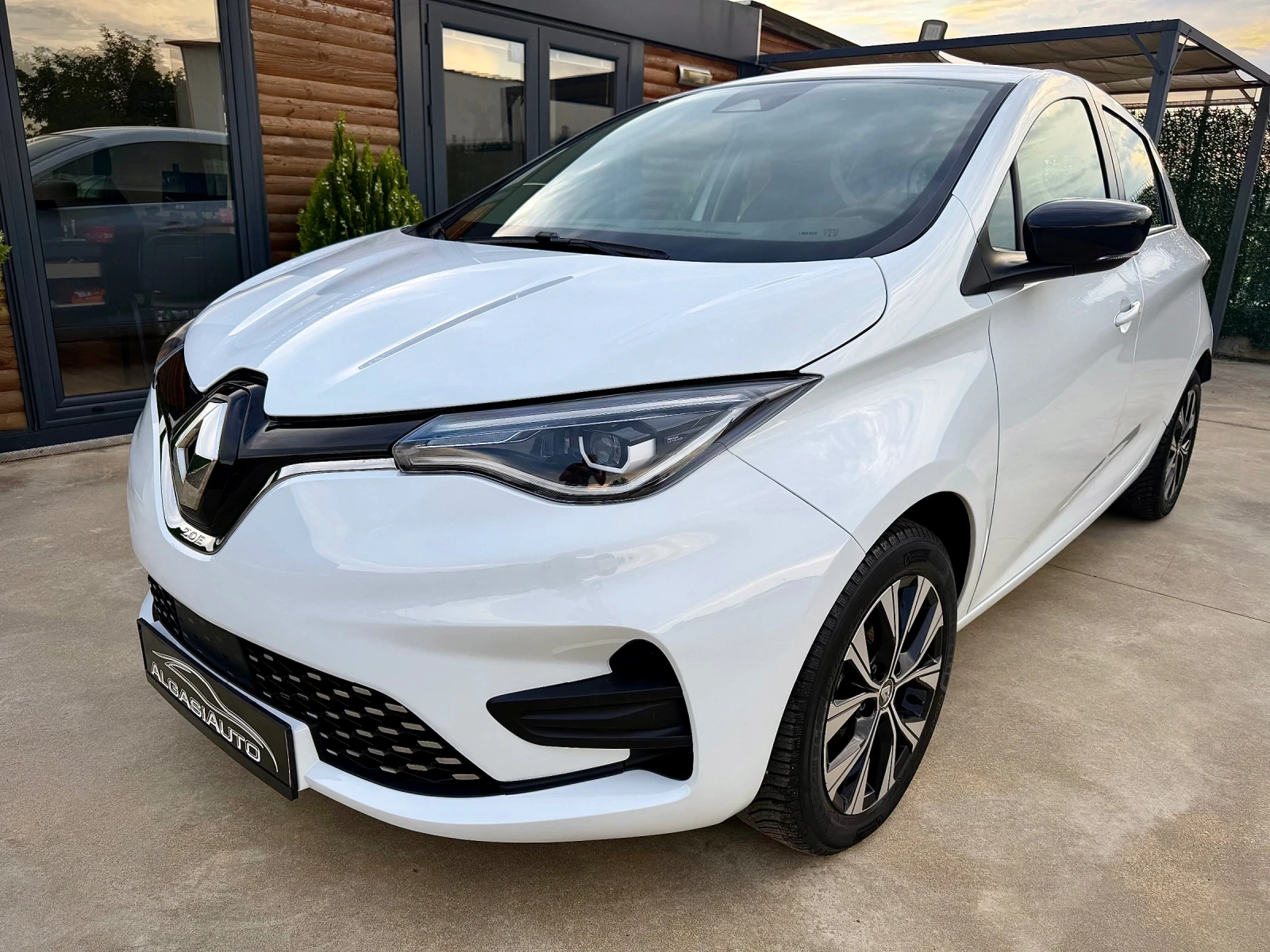 Renault Zoe 52 kWh* CCS* 33000KM* НОВА