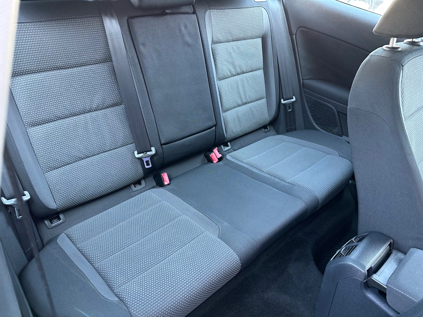 VW Golf 1.4 TSI, снимка 10 - Автомобили и джипове - 55325577