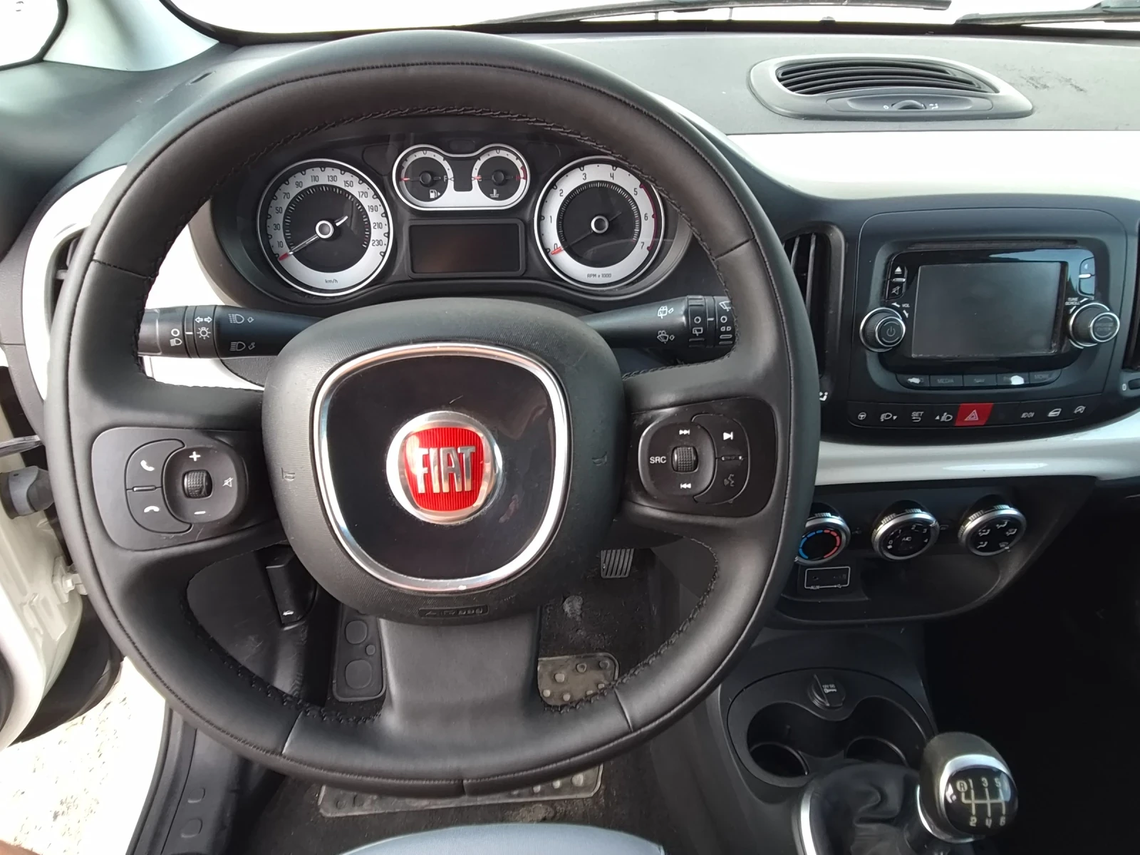 Fiat 500L 1.6JTD 105ps., снимка 16 - Автомобили и джипове - 55395594
