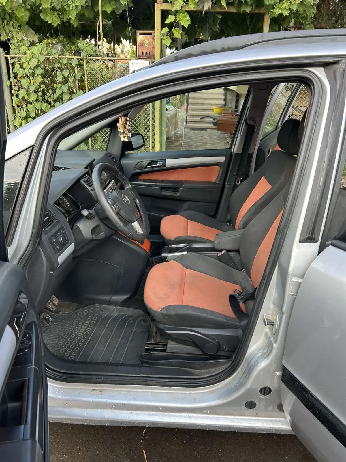 Opel Zafira, снимка 8 - Автомобили и джипове - 55775178