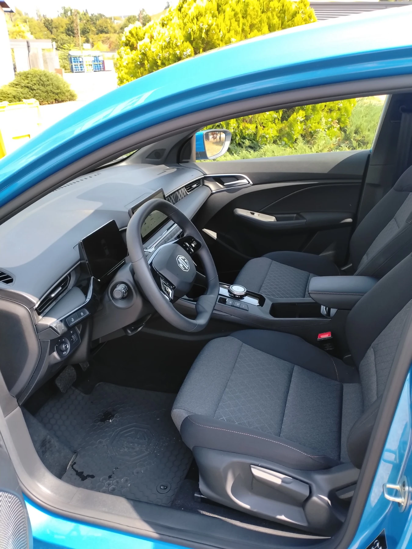 Mg 3 Hybrid, снимка 7 - Автомобили и джипове - 55817154