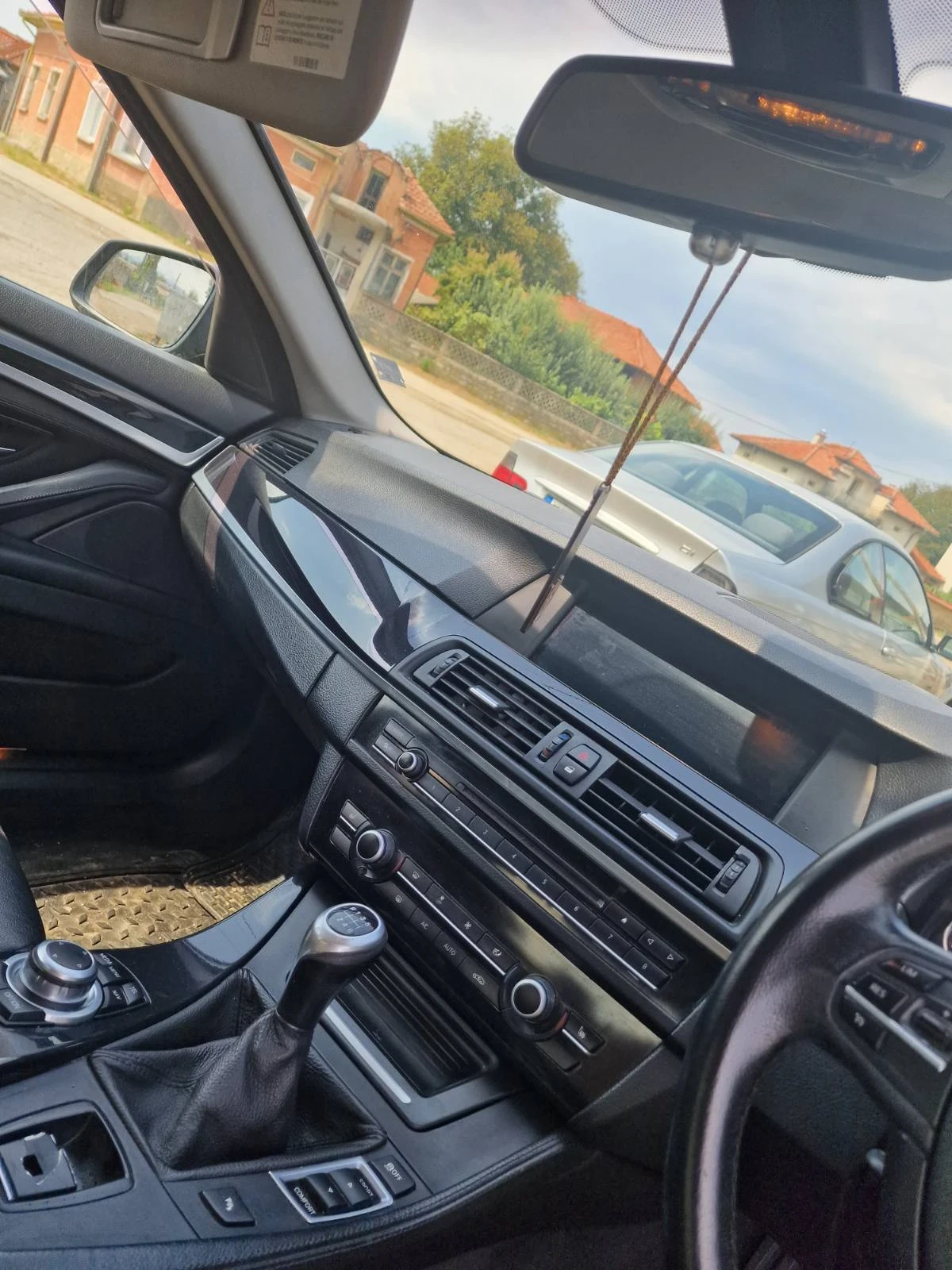 BMW 520, снимка 11 - Автомобили и джипове - 55930316