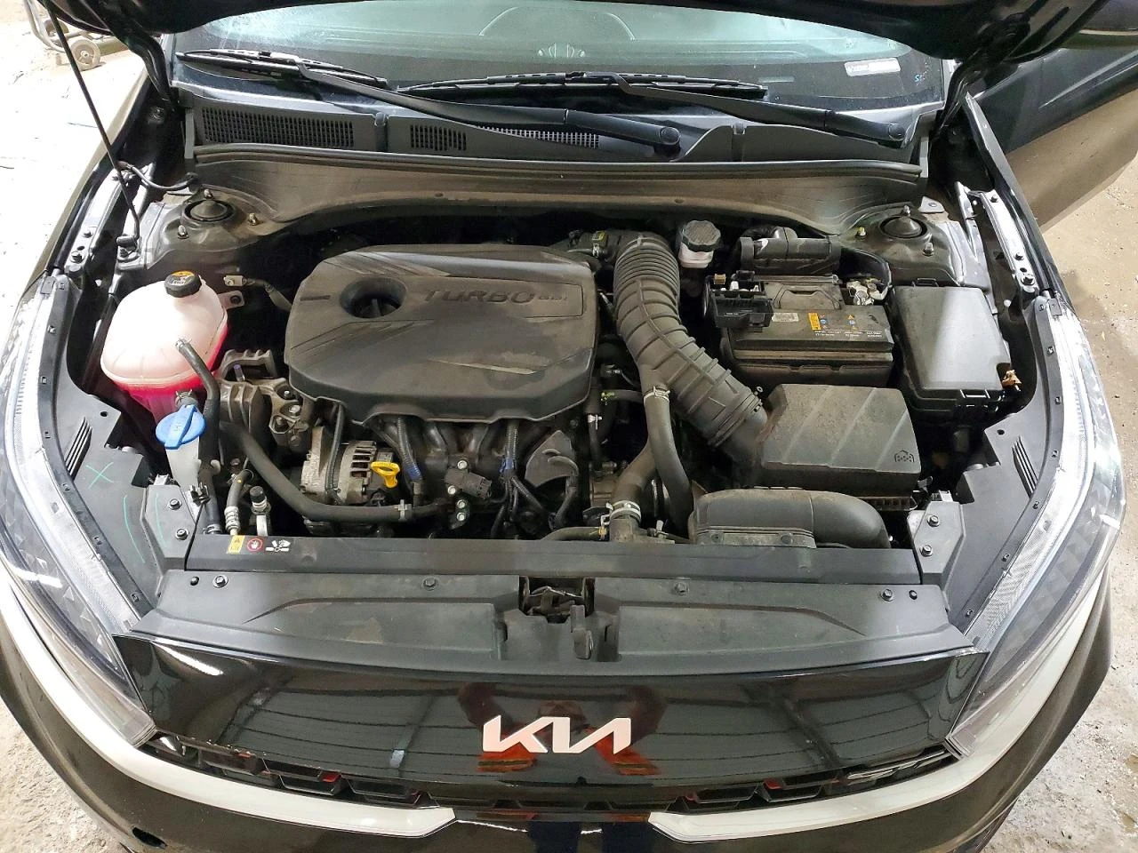 Kia Forte 1.6l Gt, снимка 11 - Автомобили и джипове - 56040013