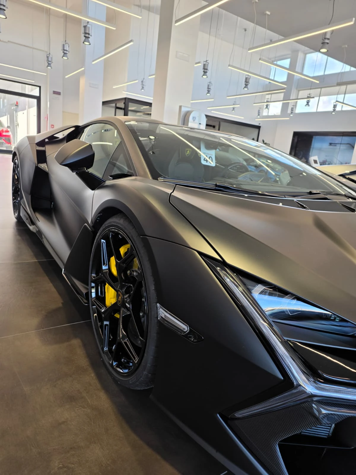 Lamborghini Revuelto V12 NEW, снимка 6 - Автомобили и джипове - 56113674