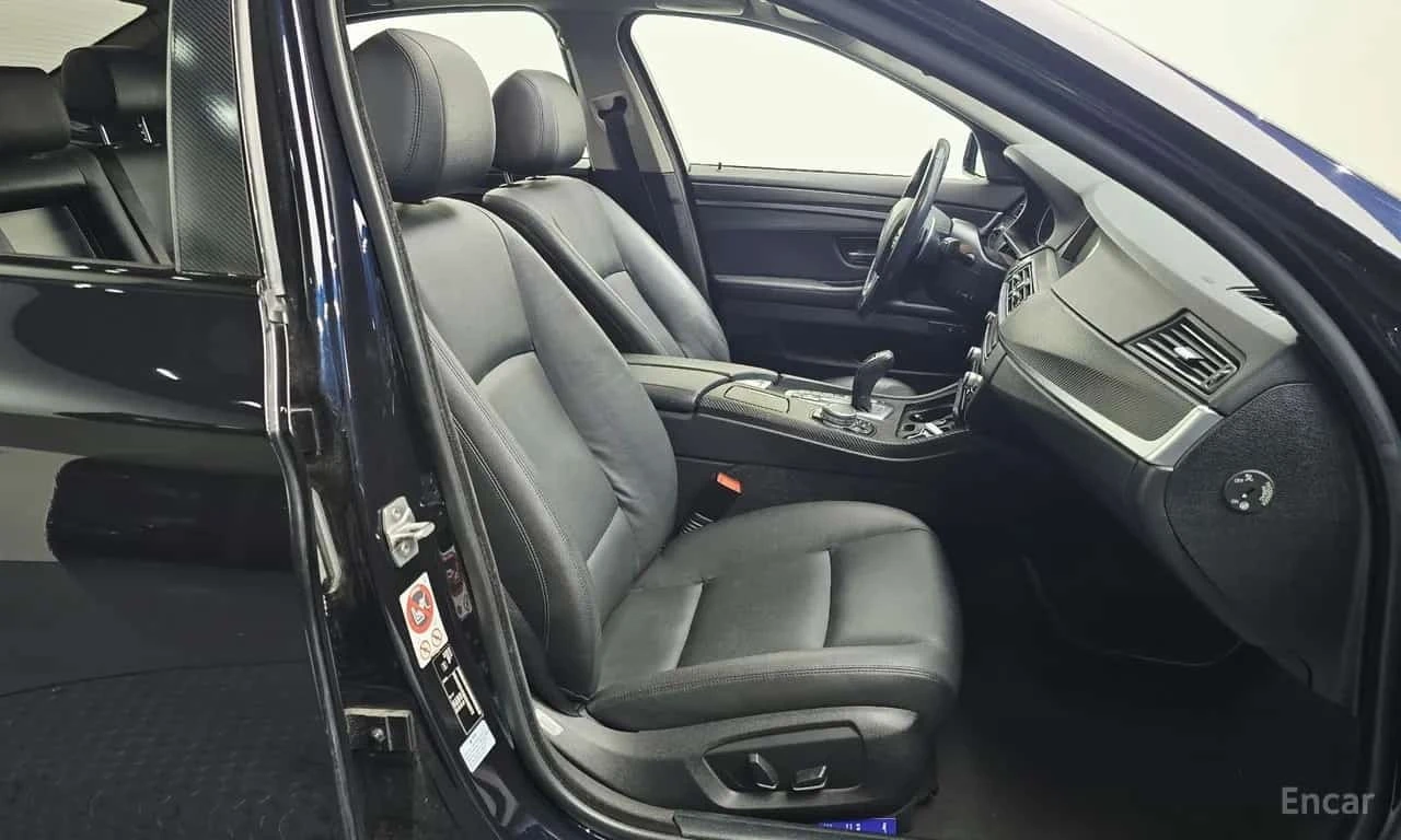 BMW 530 * 530d xDrive M Aero Dynamic * ЦЕНА ДО БГ, снимка 12 - Автомобили и джипове - 56259047
