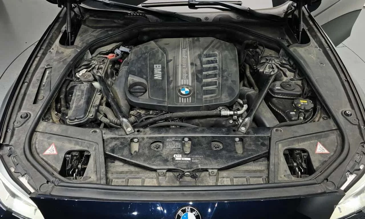 BMW 530 * 530d xDrive M Aero Dynamic * ЦЕНА ДО БГ, снимка 6 - Автомобили и джипове - 56259047