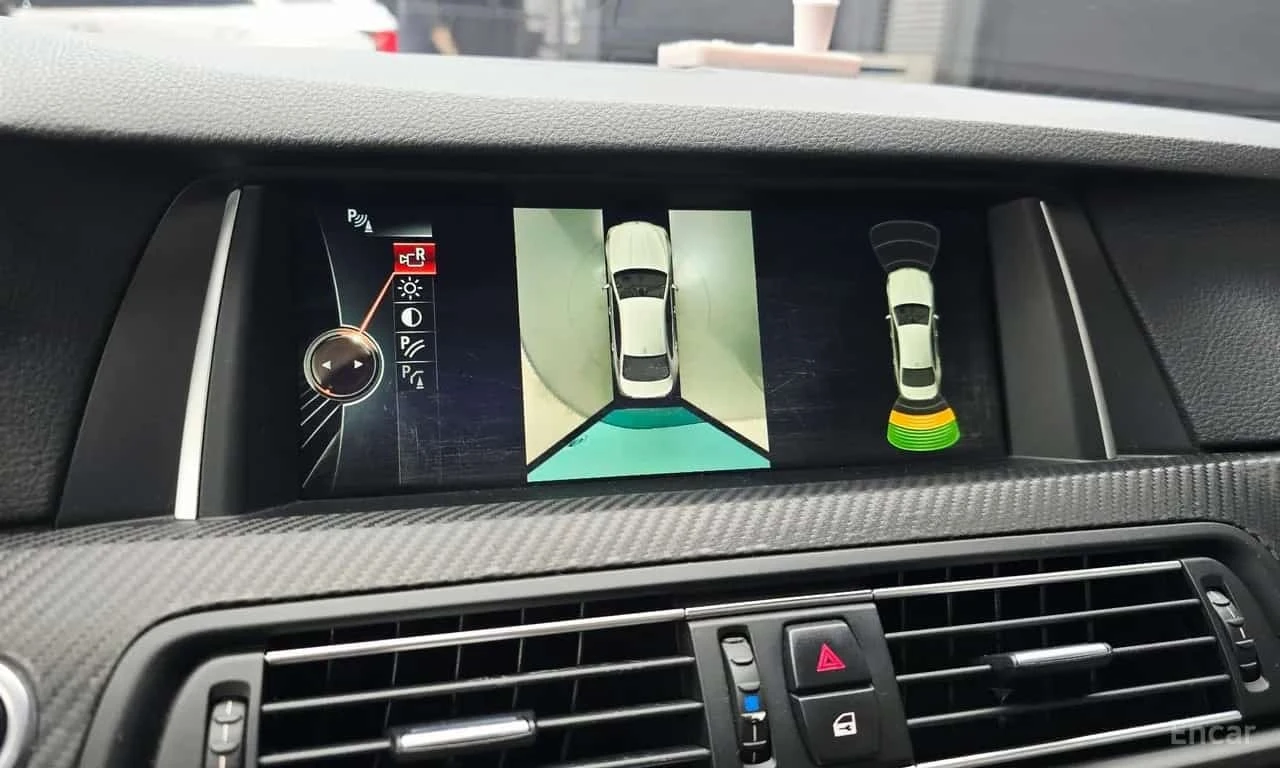 BMW 530 * 530d xDrive M Aero Dynamic * ЦЕНА ДО БГ, снимка 17 - Автомобили и джипове - 56259047