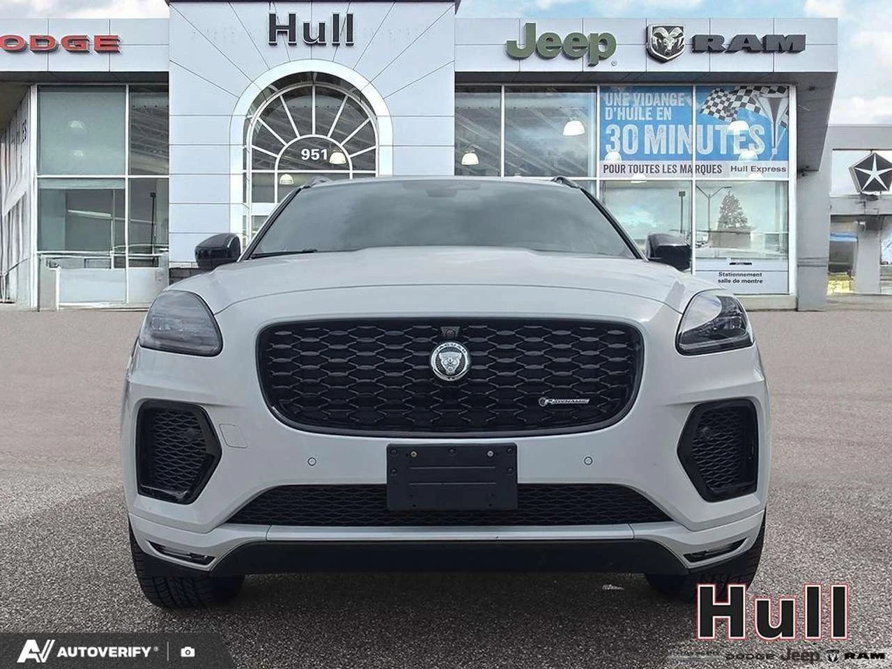 Jaguar E-pace R-Dynamic SE P250 AWD, снимка 2 - Автомобили и джипове - 56540954