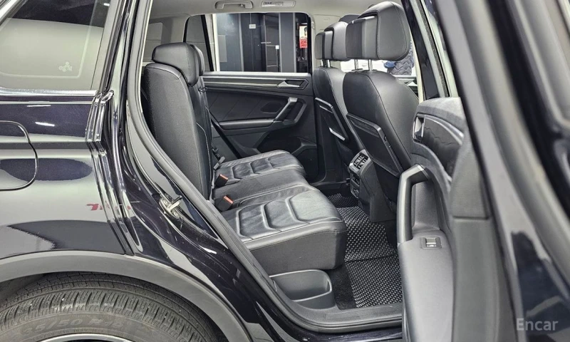 VW Tiguan, снимка 12 - Автомобили и джипове - 52725189
