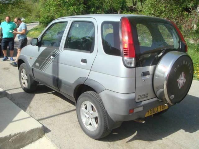 Daihatsu Terios 1.3 4wD, снимка 4 - Автомобили и джипове - 46834536