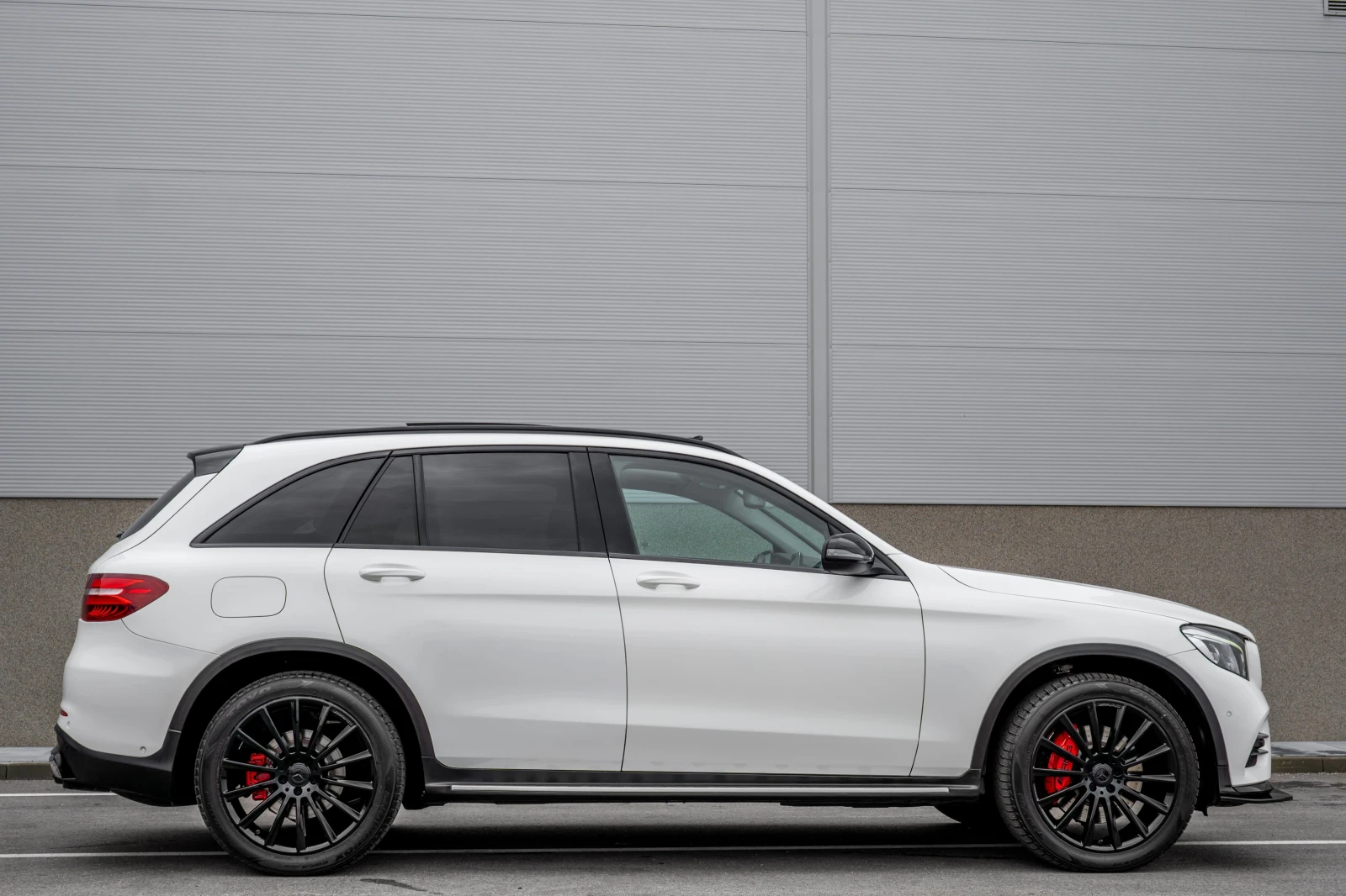 Mercedes-Benz GLC 250 d* 4MATIC* NIGHT PACK* PANORAMA* AMG* NEW - изображение 5