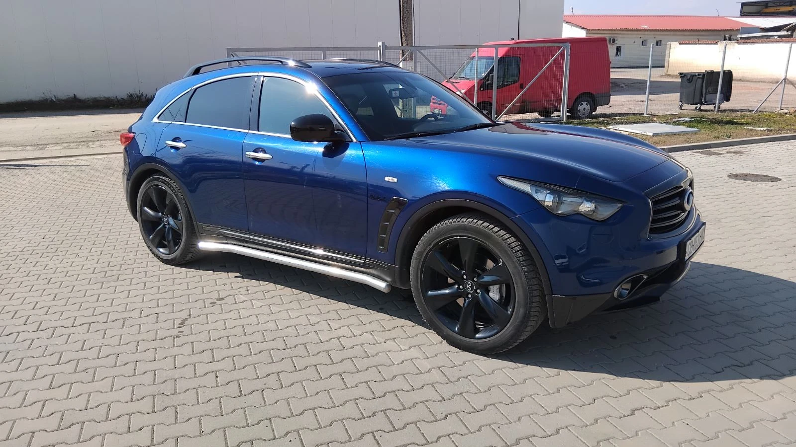 Infiniti QX70 3.0D | Auto.bg — изображение 1