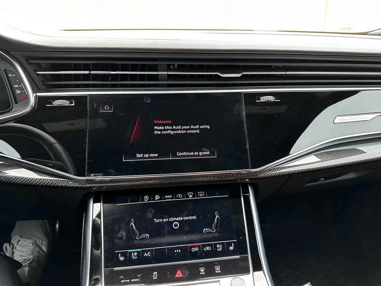 Audi SQ8 4.0 TFSI quattro  CARFAX, снимка 9 - Автомобили и джипове - 54218315