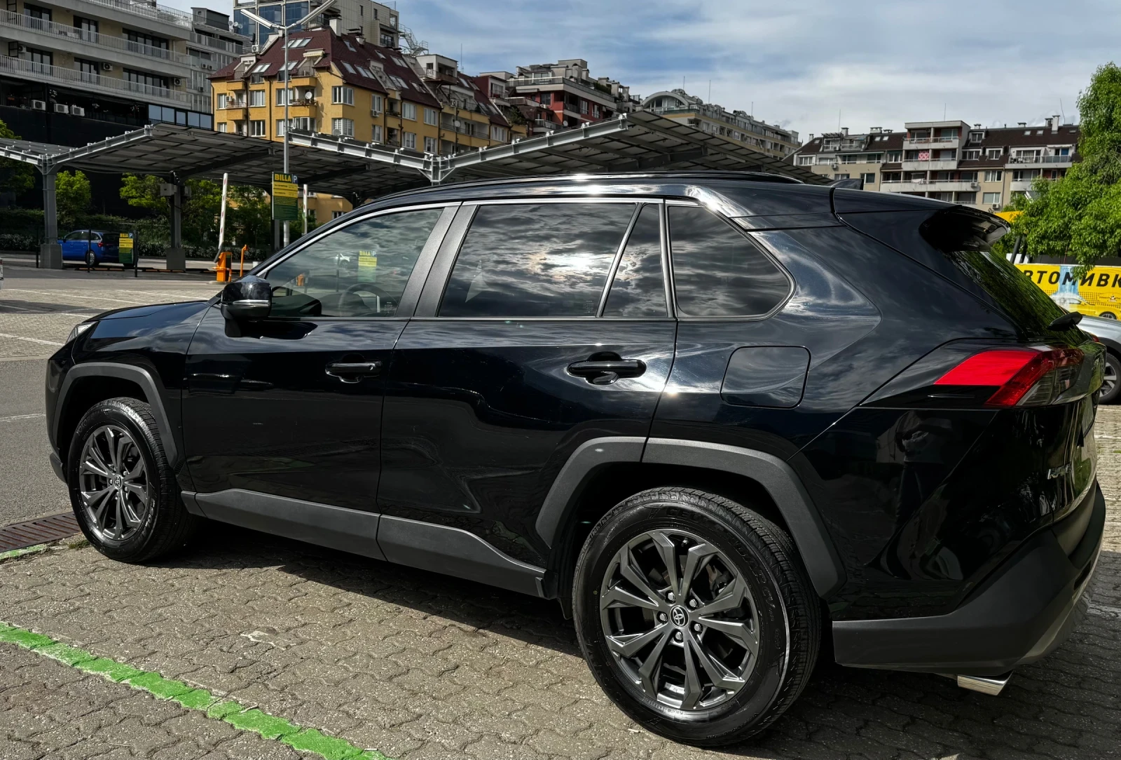 Toyota Rav4 Executive , снимка 5 - Автомобили и джипове - 54512396