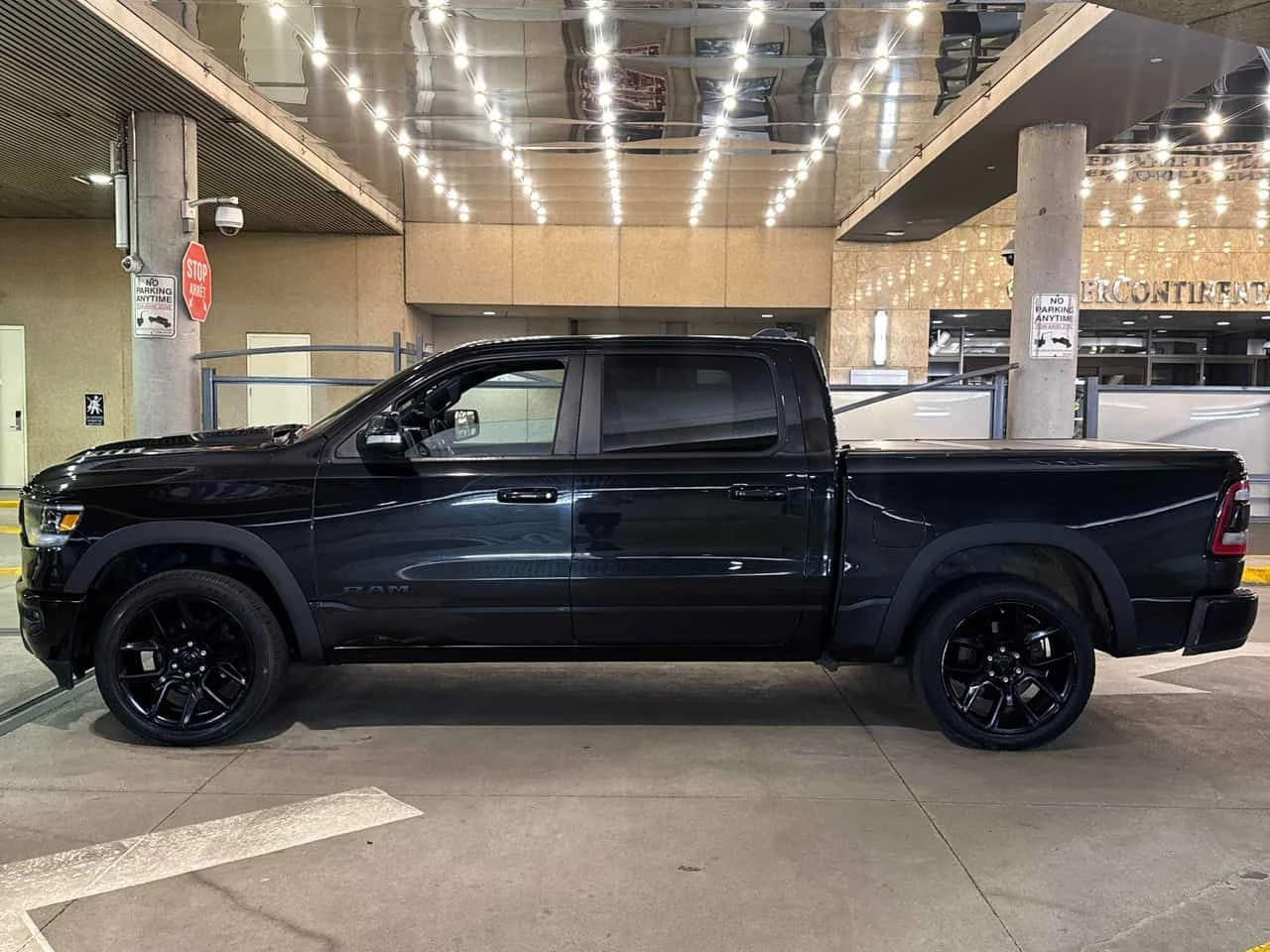 Dodge RAM 1500 * Sport * CARFAX * ЦЕНА ДО БГ, снимка 2 - Автомобили и джипове - 55036185