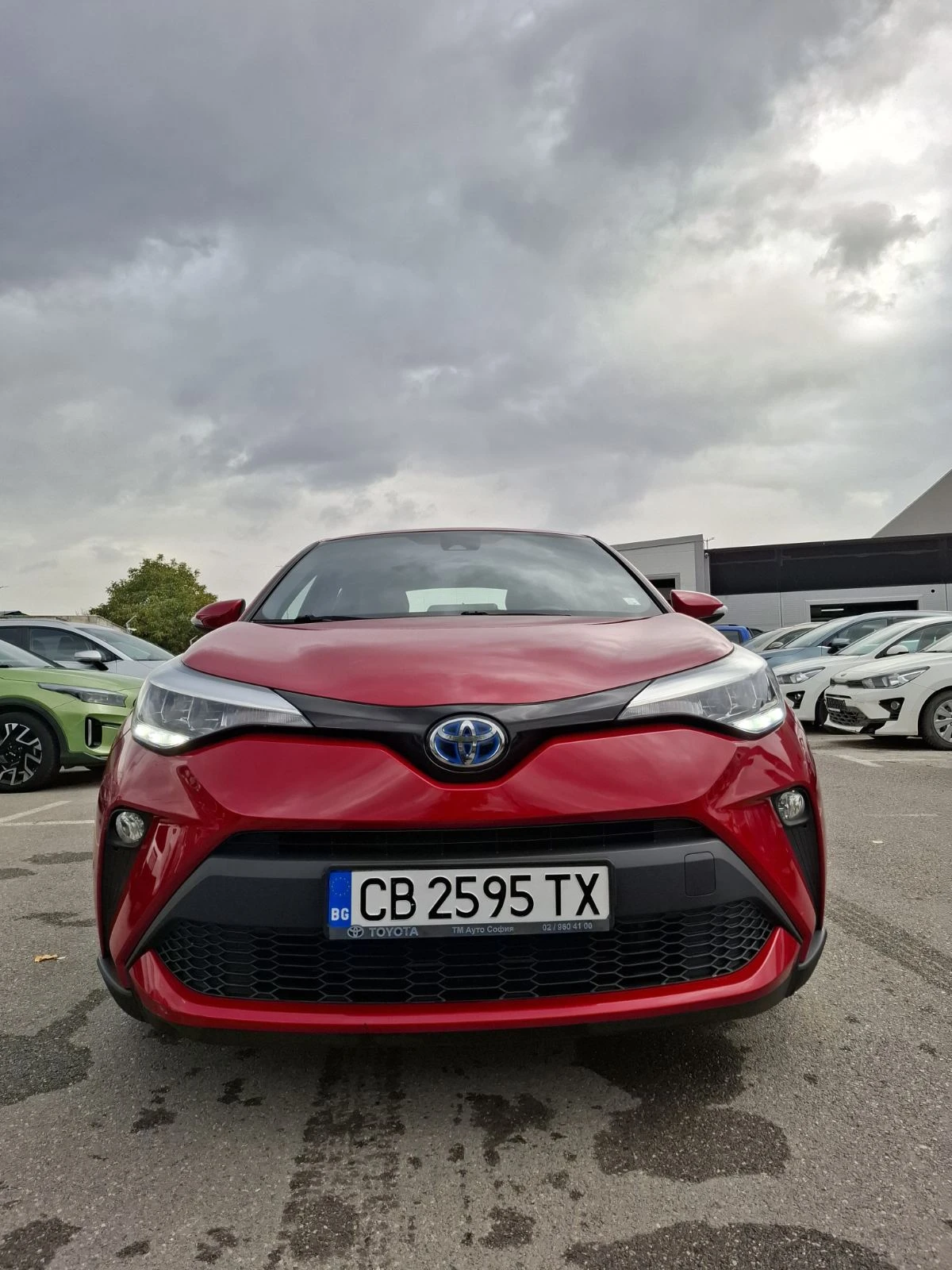 Toyota C-HR 1.8 HYBRID, снимка 2 - Автомобили и джипове - 56609574