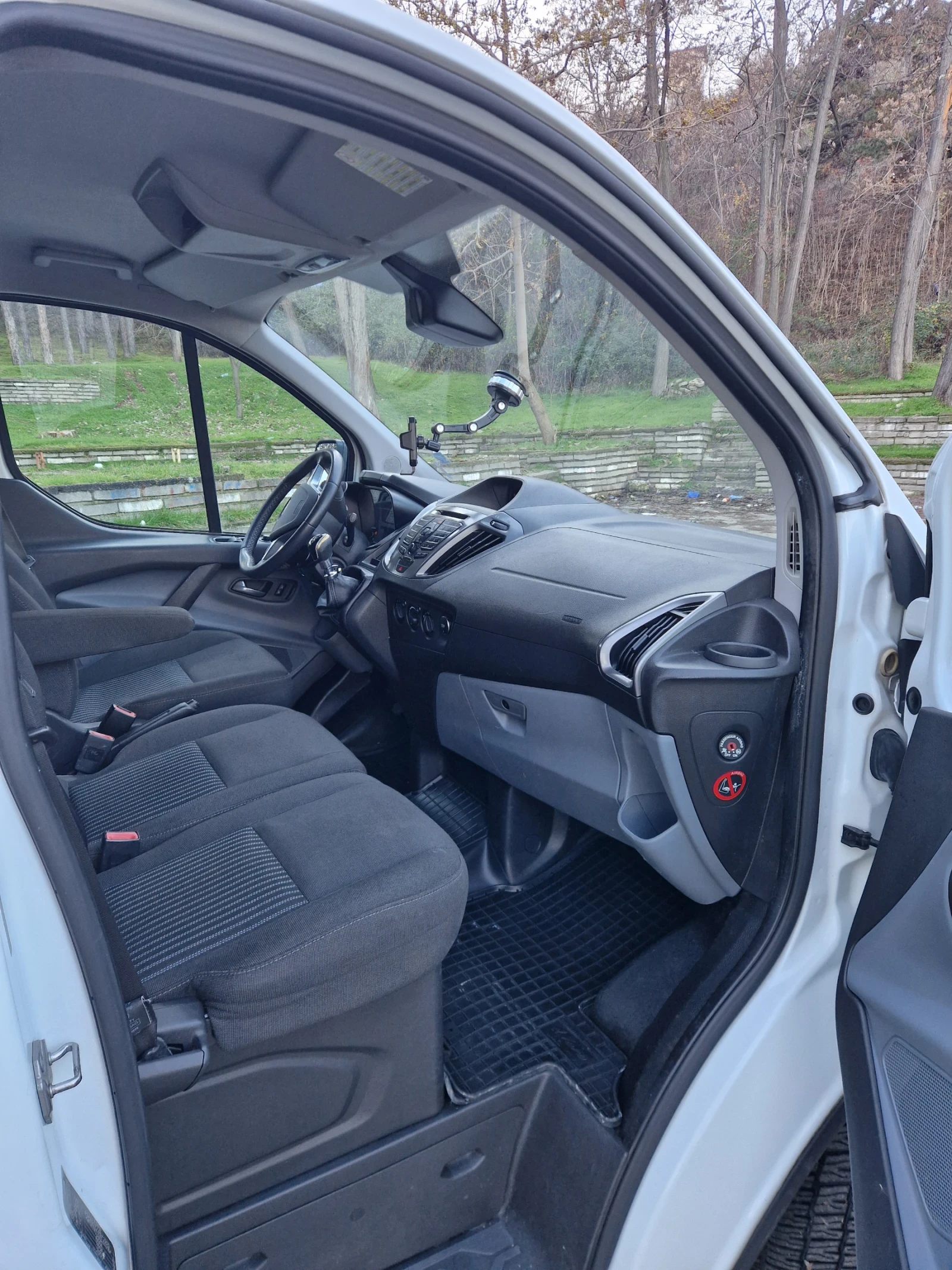 Ford Transit Custom, снимка 12 - Бусове и автобуси - 54370186