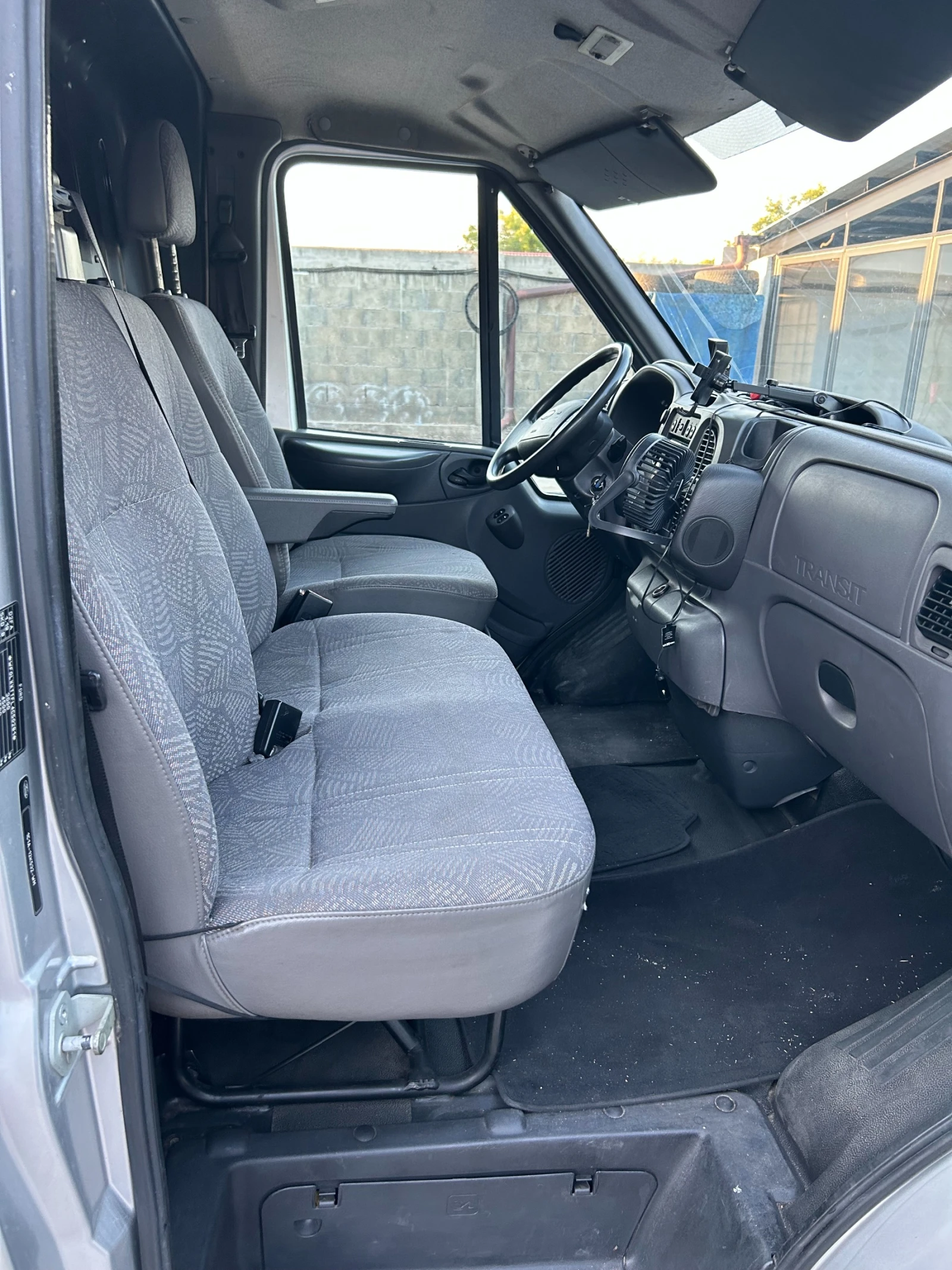 Ford Transit 2.4TD AVTOMAT, снимка 8 - Бусове и автобуси - 55878396
