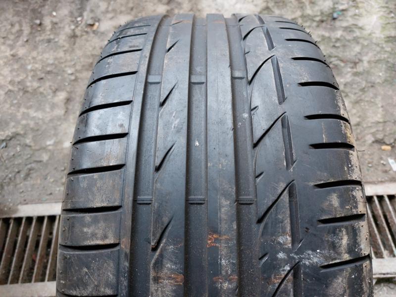 Гуми Летни 245/40R18, снимка 1 - Гуми и джанти - 35981267