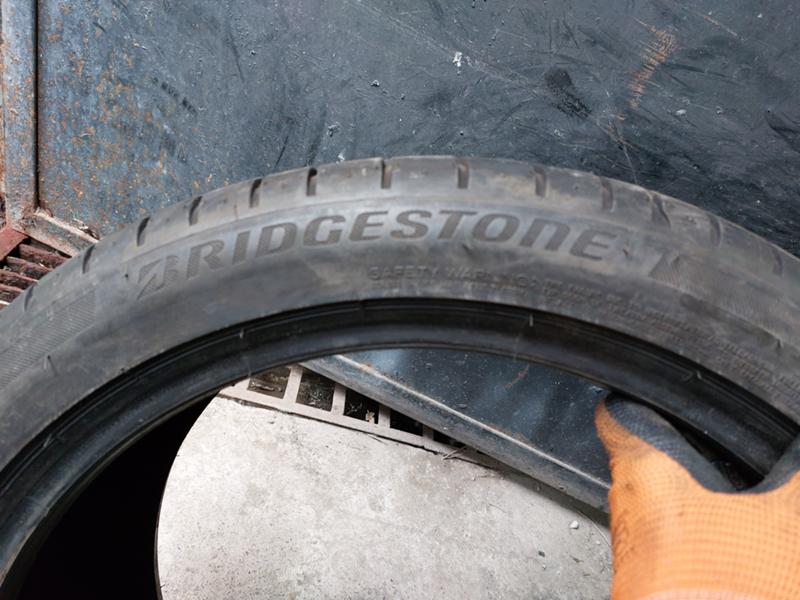 Гуми Летни 245/40R18, снимка 4 - Гуми и джанти - 35981267