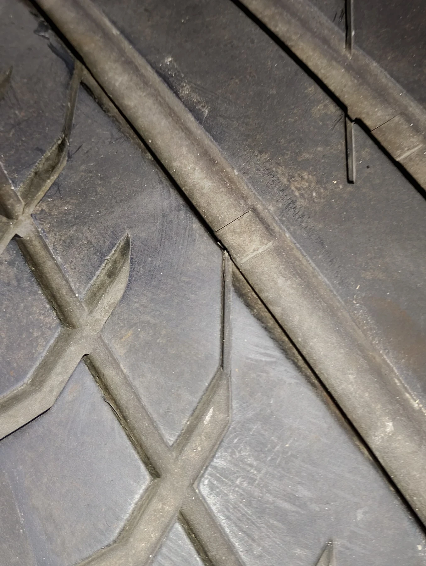 Гуми Летни 275/45R21, снимка 7 - Гуми и джанти - 53514427