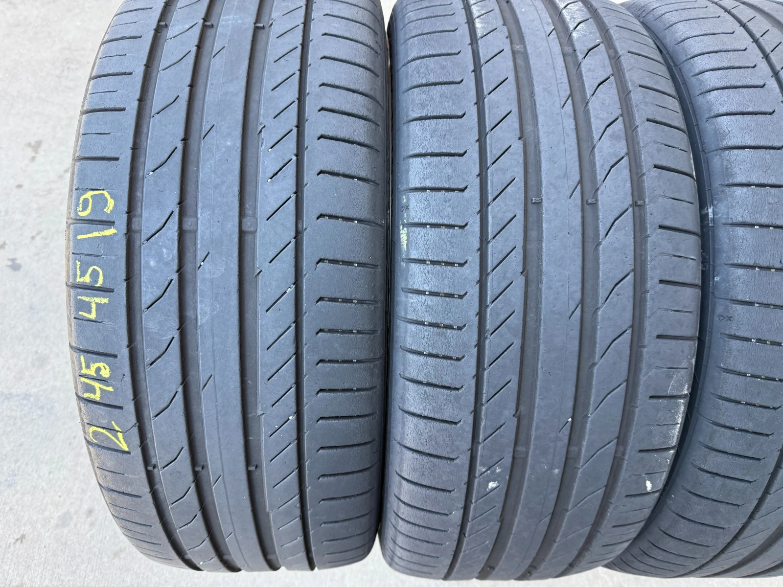 Гуми Летни 245/45R19, снимка 2 - Гуми и джанти - 53833331