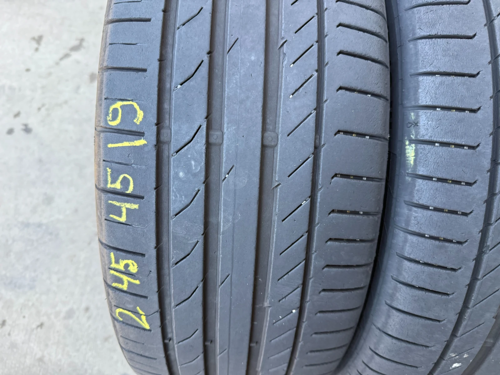 Гуми Летни 245/45R19, снимка 4 - Гуми и джанти - 53833331