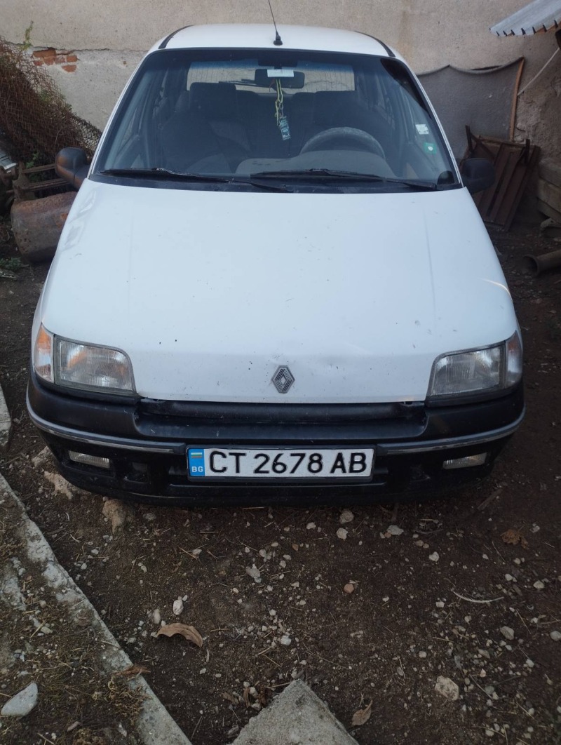 Renault Clio, снимка 3 - Автомобили и джипове - 46435897