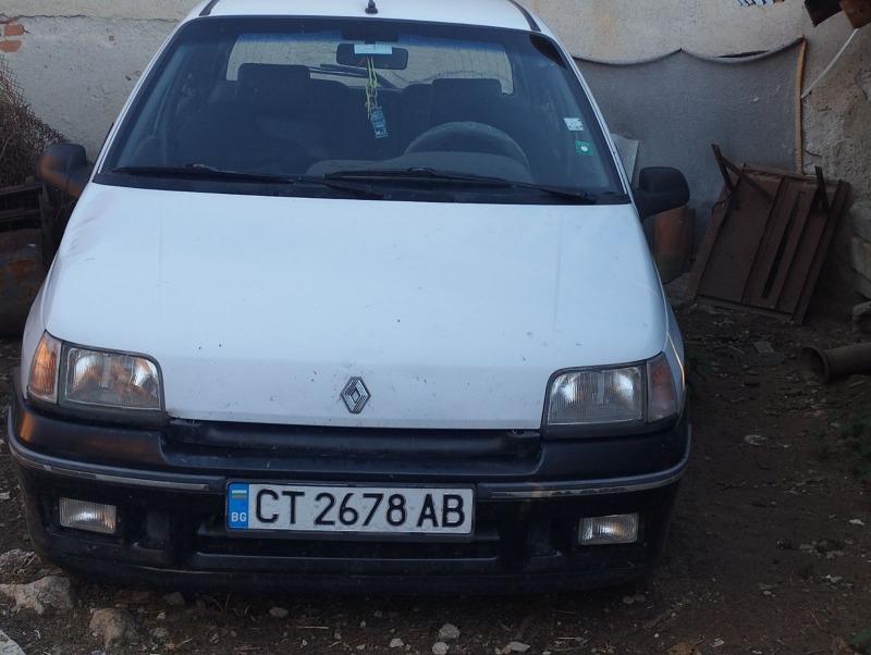 Renault Clio, снимка 1 - Автомобили и джипове - 46435897